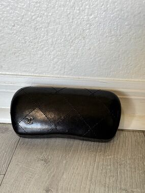 CHANEL Black Quilted Leather Hard Case Felt Lining for Glasses Sunglasses